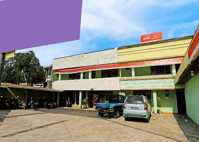 OYO 90136 Hotel Bone Indah
