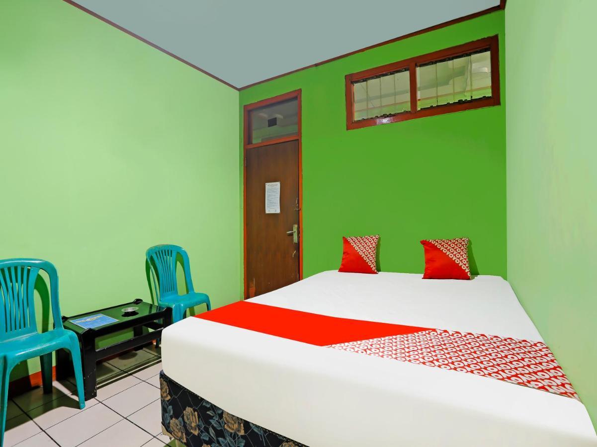 Oyo 90136 Bone Indah Hotel