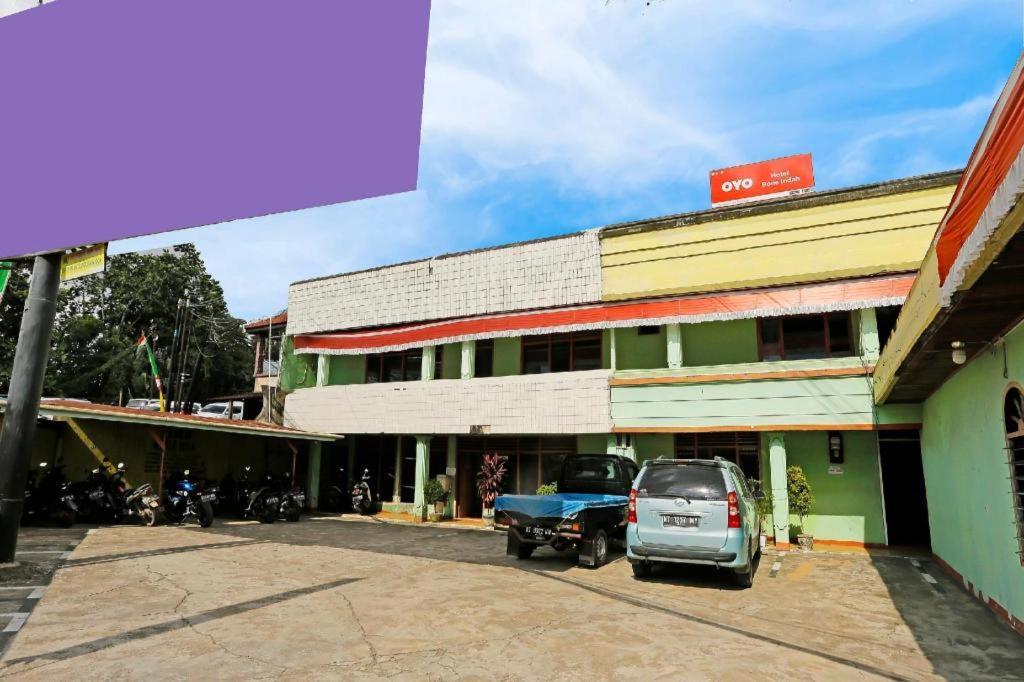 Oyo 90136 Bone Indah Hotel 2*